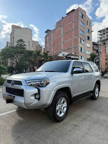 Toyota 4Runner sr5 2022
