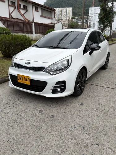 Kia Río Spice 2017  UB EX - versión summa