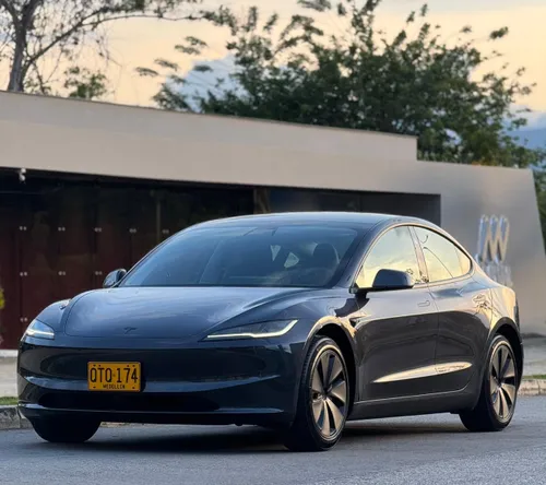 TESLA MODEL 3 2026