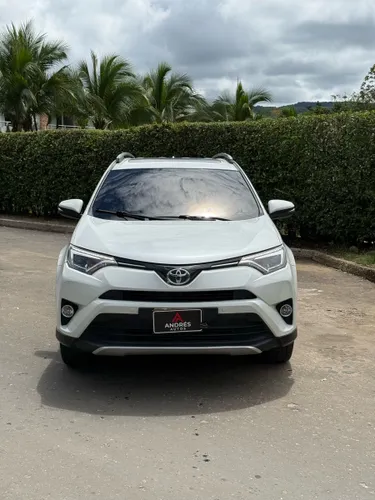 TOYOTA RAV4  STREET  2018  2.0  GASOLINA  4x2  AUTOMÁTICO