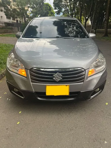 Suzuki Scross automática 2016