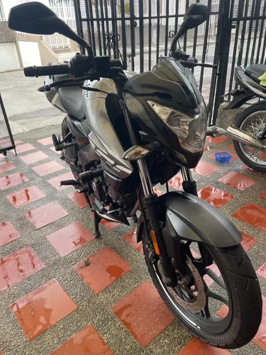 Bajaj  pulsar ns200fi