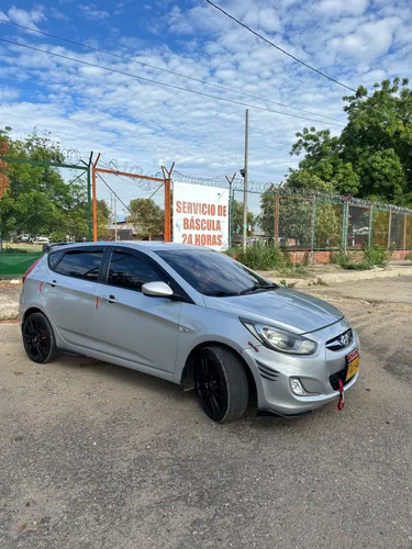 Hyundai accent i25 modelo 2013