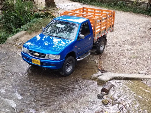 Se vende Chevrolet LUV 2000 en perfecto esstado - Ibagué