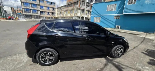 Vendo Hyundai I25 Modelo 2013