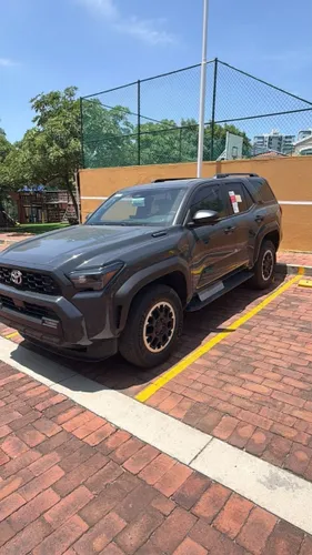 Toyota 4 runner TRD Off road.