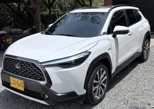 Toyota Corolla Cross SEG HEV híbrida 2023