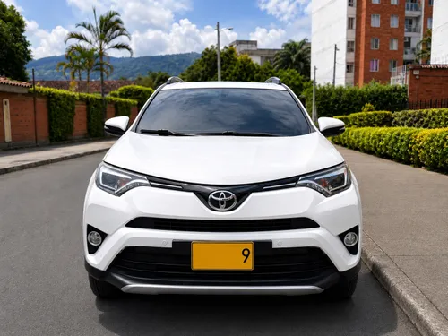 Toyota RAV4 Street 2018 Blanca Automática  77.000 km  Excelente Estado