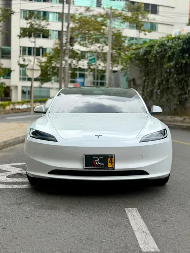 TESLA model 3 Standard
