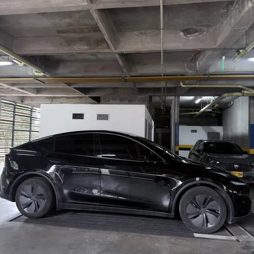 Tesla Model Y 2026 AWD long range