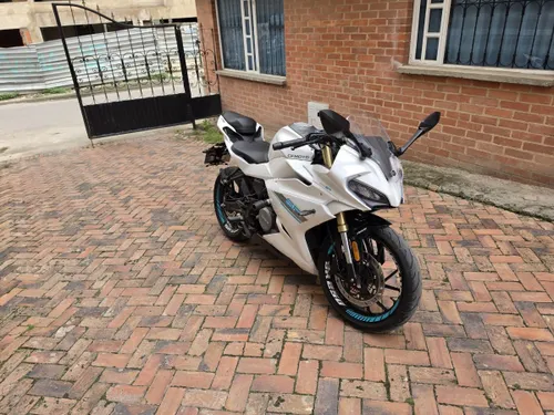 CF MOTO 250SR