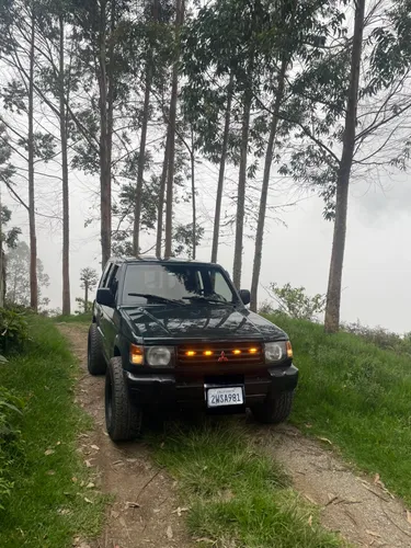 MITSUBISHI MONTERO V11  1998  4X4  MANUAL  CLÁSICO