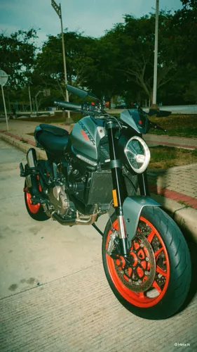 Ducati Monster 937 plus