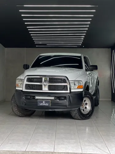 Dodge RAM 2500 Crew Cap SLT