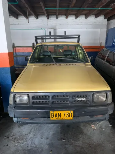 Mazda B2000 Modelo 1989  4x2 recién reparada