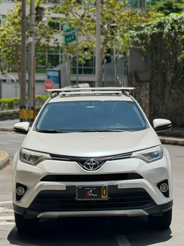 Toyota Rav 4 Street