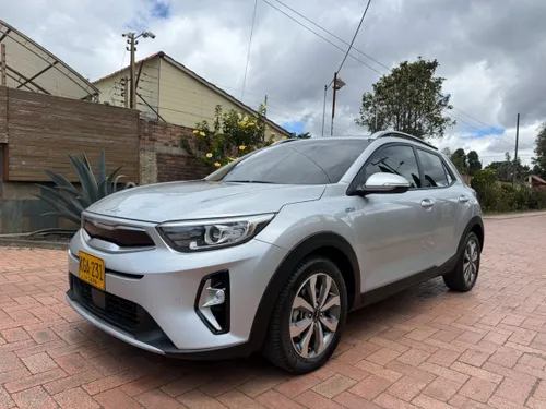 KIA STONIC HIBRIDO