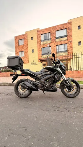 Bajaj Dominar 400 Touring 2025  6.400 km