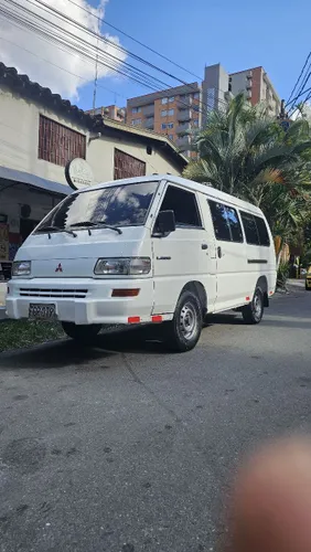 MITSUBISHI L300