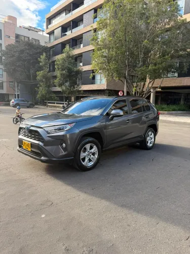 TOYOTA RAV 4 XLE 2.5 HYbrid