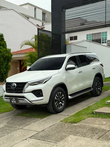 Toyota Fortuner SRV blindada 2022