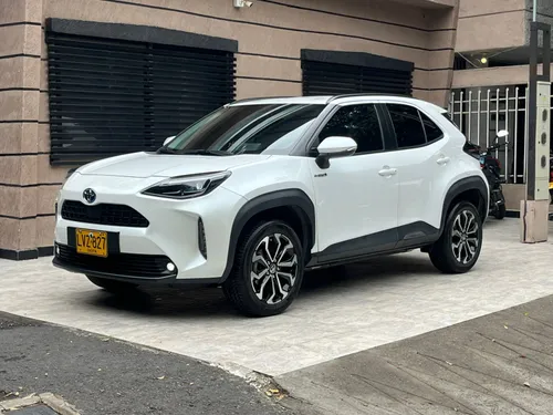 TOYOTA YARIS CROSS XS HYBRID 2024