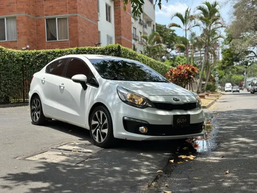 Espectacular Kia Río R 2018