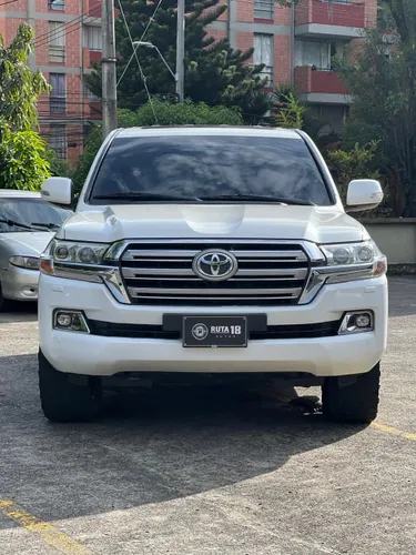 TOYOTA LC200 LAND CRUISER SAHARA 2016 132.000 KMS DIESEL