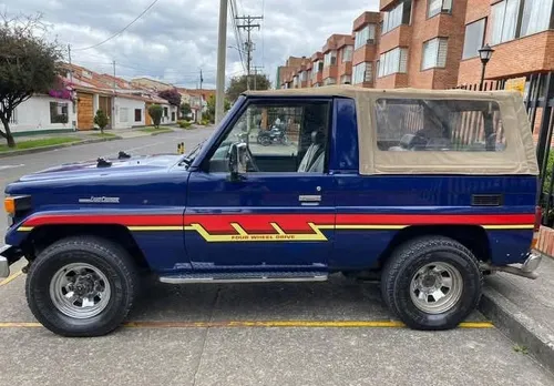 Toyota machito FJ73 safari carpada 1985