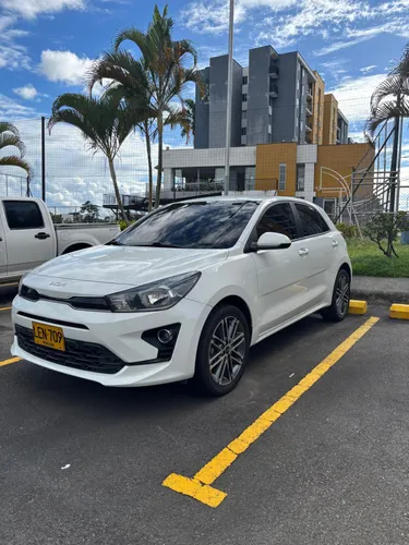 KIA RIO 2023