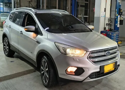 Vendo Ford Escape Titanium