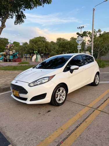 Ford fiesta se 2015
