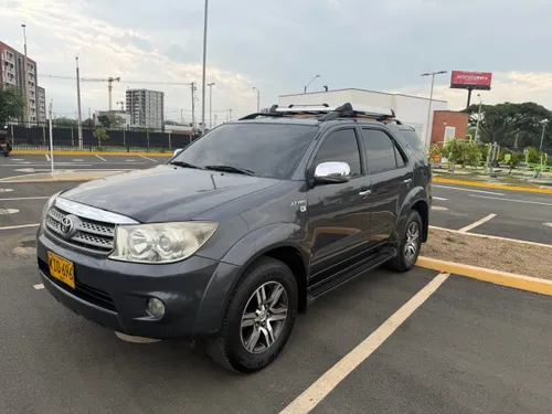 Toyota fortuner 2011 único dueno