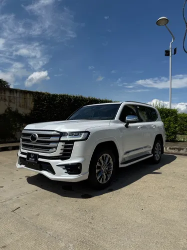 TOYOTA LAND CRUISER LC300 VX.R AEROKIT Diesel 2025