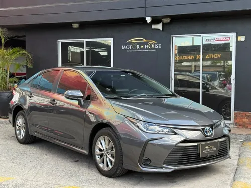 TOYOTA COROLLA XLi HÍBRIDO 2023