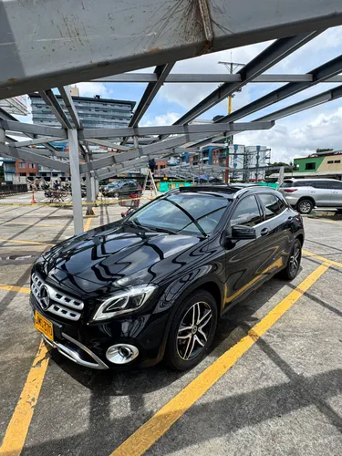 Mercedes Benz GLA200 2020