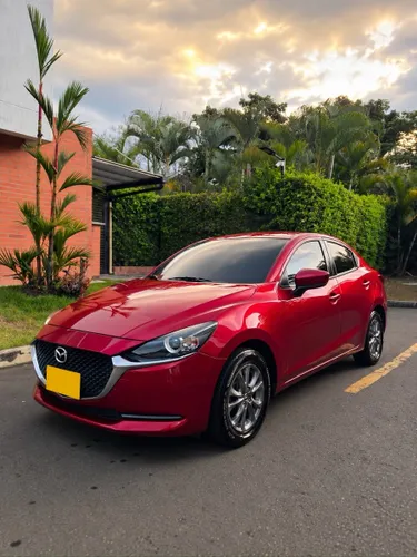 Mazda 2 Touring Sedán 2021  Excelente estado