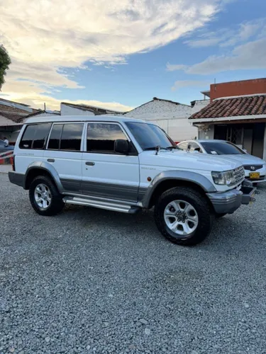 Mitsubishi Montero 2008