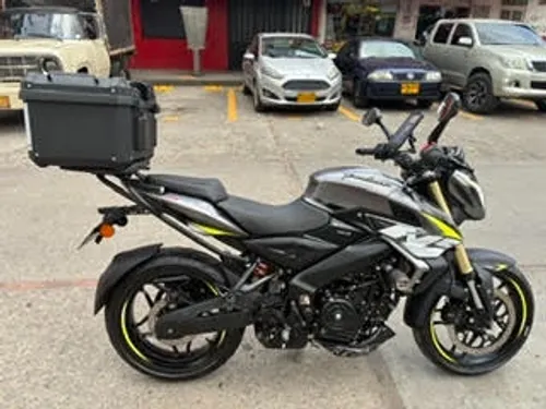 PULSAR ns400z Modelo 2026