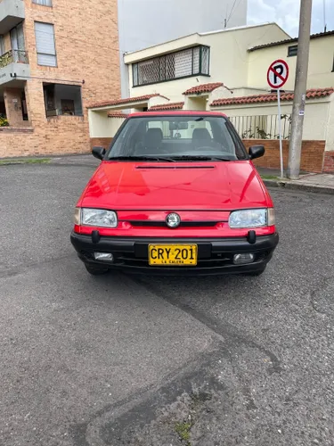 Vendo Skoda Felicia GLX 1997 con 140.000 KMS originales.