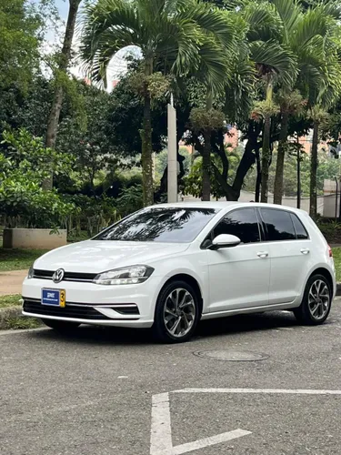 VOLKSWAGEN GOLF TRENDLINE 1.4 AUTOMATICO