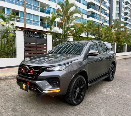Toyota Fortuner Sr 2.4 Diesel 4x2