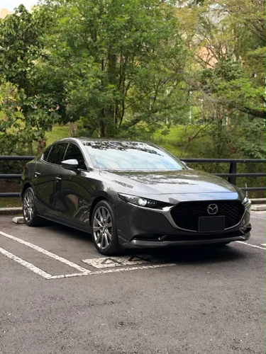 MAZDA 3 HÍBRIDO
