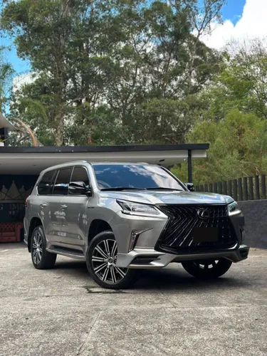 lexus LX570 titanium super sport 2020