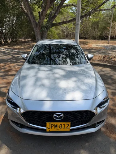 Mazda 3 touring Aut modelo 2021