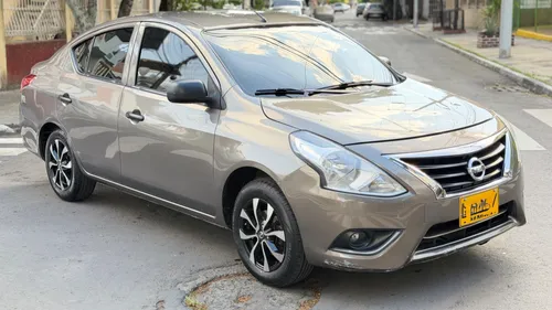 Nissan Versa 2023 Salvamento