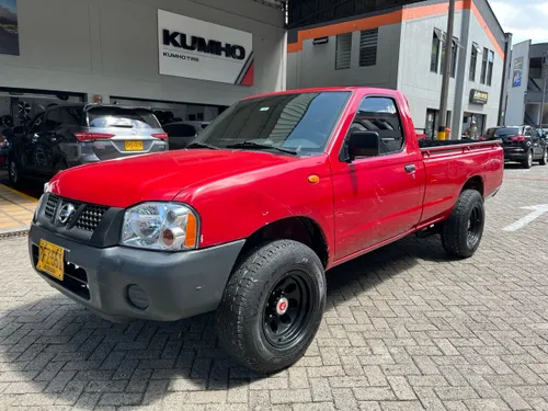 Nissan Frontier D22 modelo 2011 2.4 gasolina 4x2 realzada Platón largo