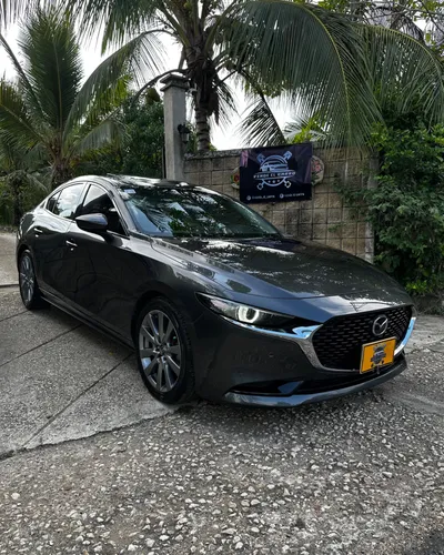MAZDA 3 GRAND TOURING