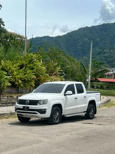 VOLKSWAGEN AMAROK 4X4 DIÉSEL MECÁNICA  MODELO 2020