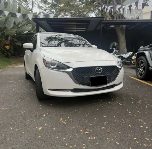 Mazda 2 touring sedan